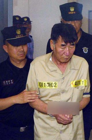韩国沉船案船员继续受审生还学生首次出庭作证