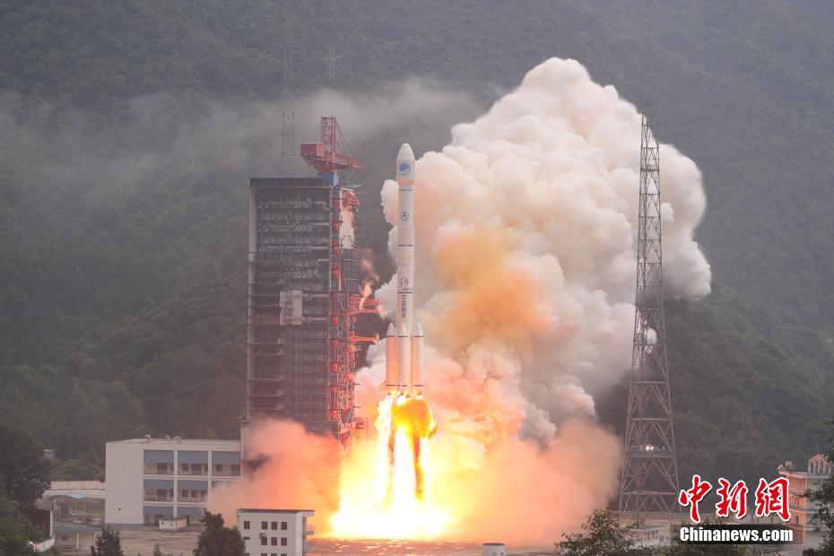 中国成功发射北斗三号全球系统两颗组网卫星