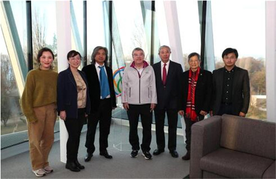国际奥委会主席巴赫瑞士洛桑会见中国艺术家代表团